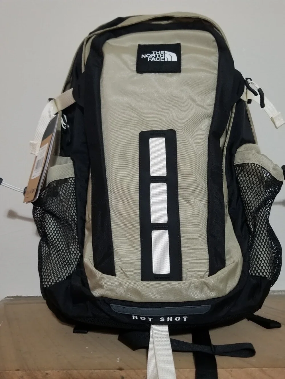 NEW! The North Face Men’s Beige and Black Backpack NWT